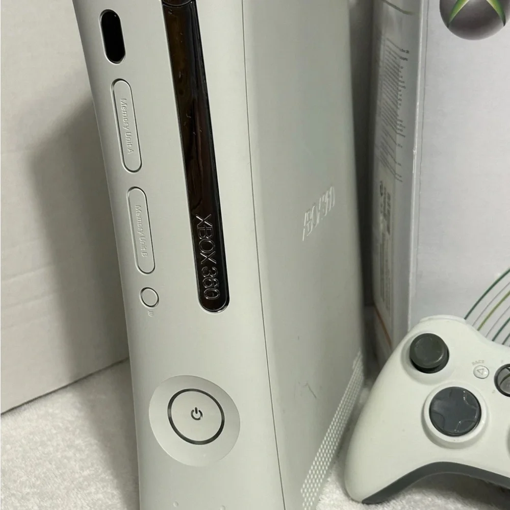 Xbox 360 Console Bundle with 6 games - White